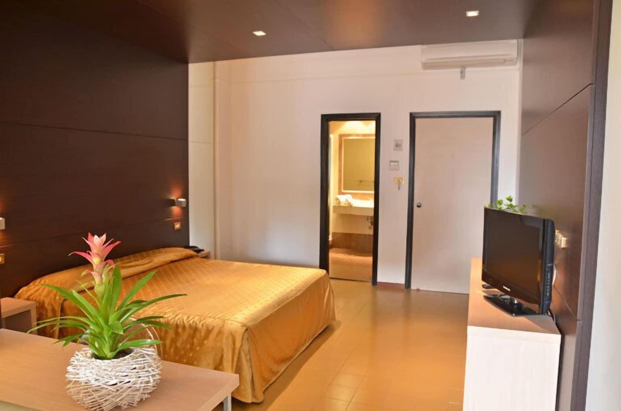 แกรนด์ ยูโรเทล Hotel มอนเตซิลวาโน ภายนอก รูปภาพ