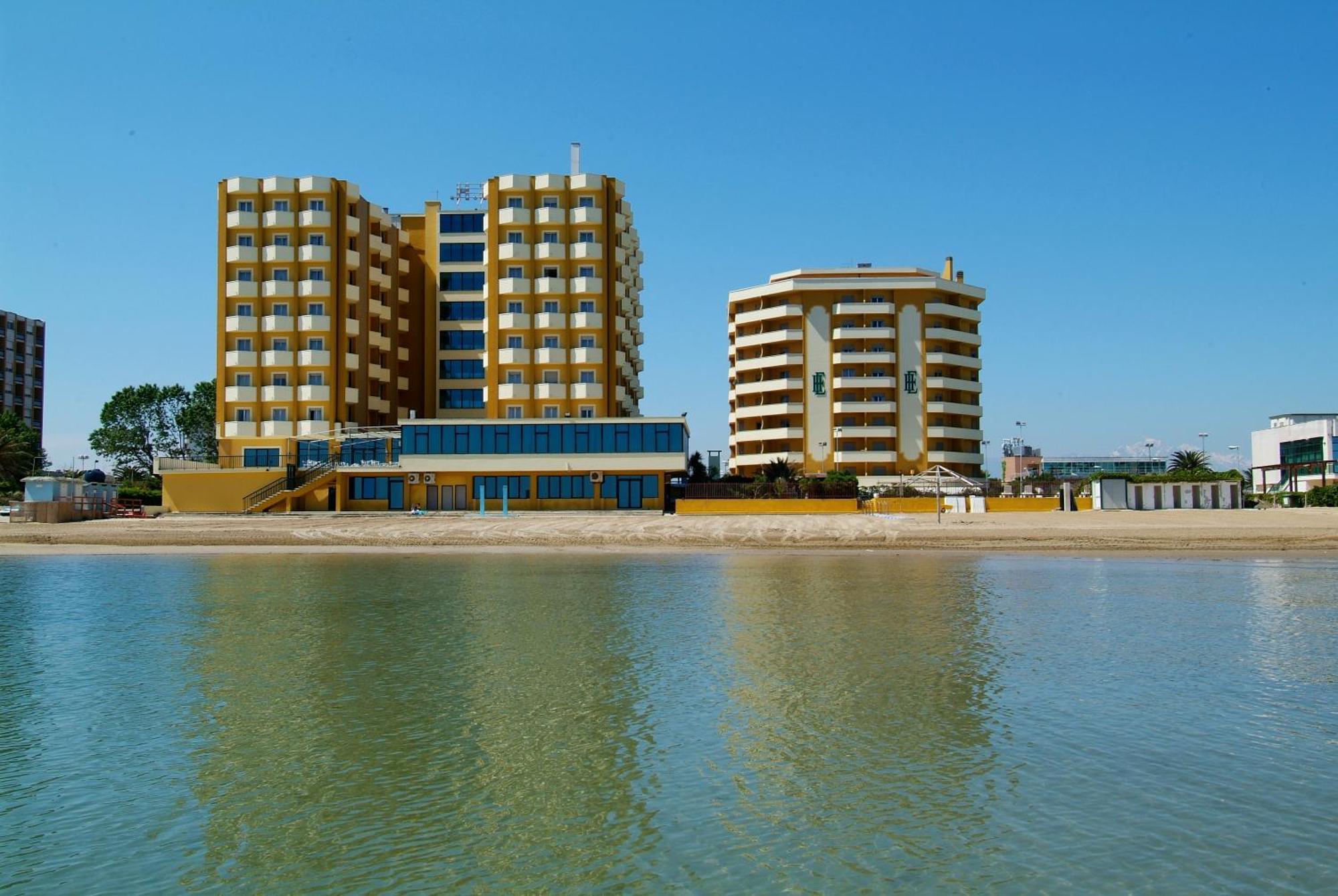 แกรนด์ ยูโรเทล Hotel มอนเตซิลวาโน ภายนอก รูปภาพ