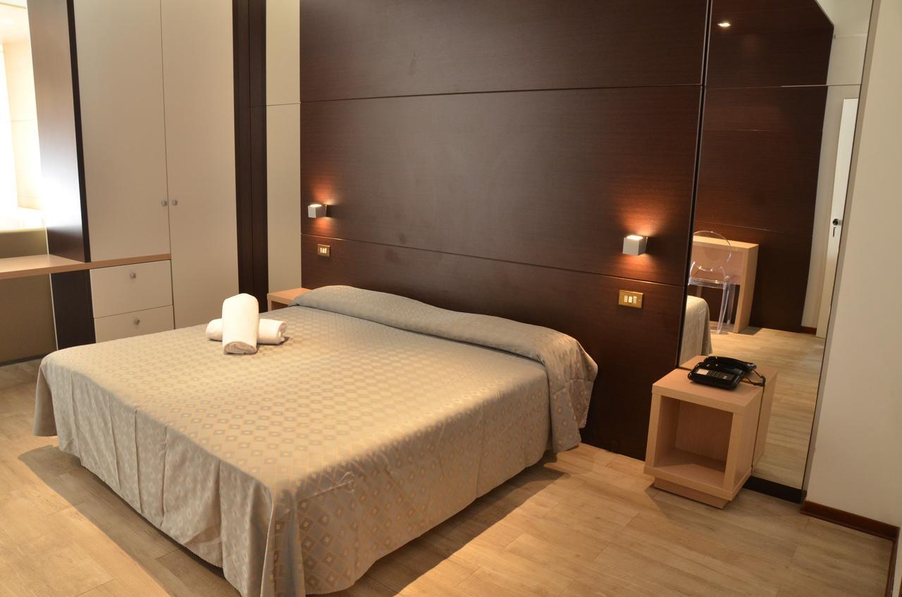 แกรนด์ ยูโรเทล Hotel มอนเตซิลวาโน ภายนอก รูปภาพ
