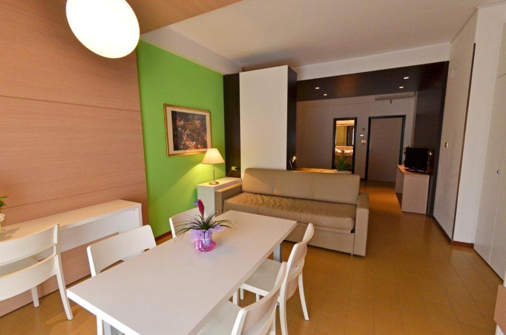 แกรนด์ ยูโรเทล Hotel มอนเตซิลวาโน ภายนอก รูปภาพ