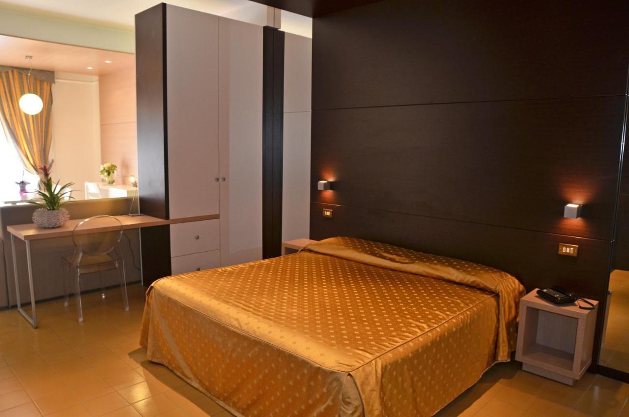 แกรนด์ ยูโรเทล Hotel มอนเตซิลวาโน ภายนอก รูปภาพ