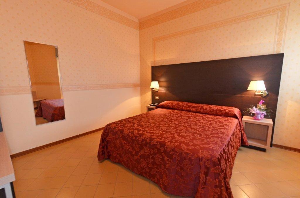 แกรนด์ ยูโรเทล Hotel มอนเตซิลวาโน ภายนอก รูปภาพ