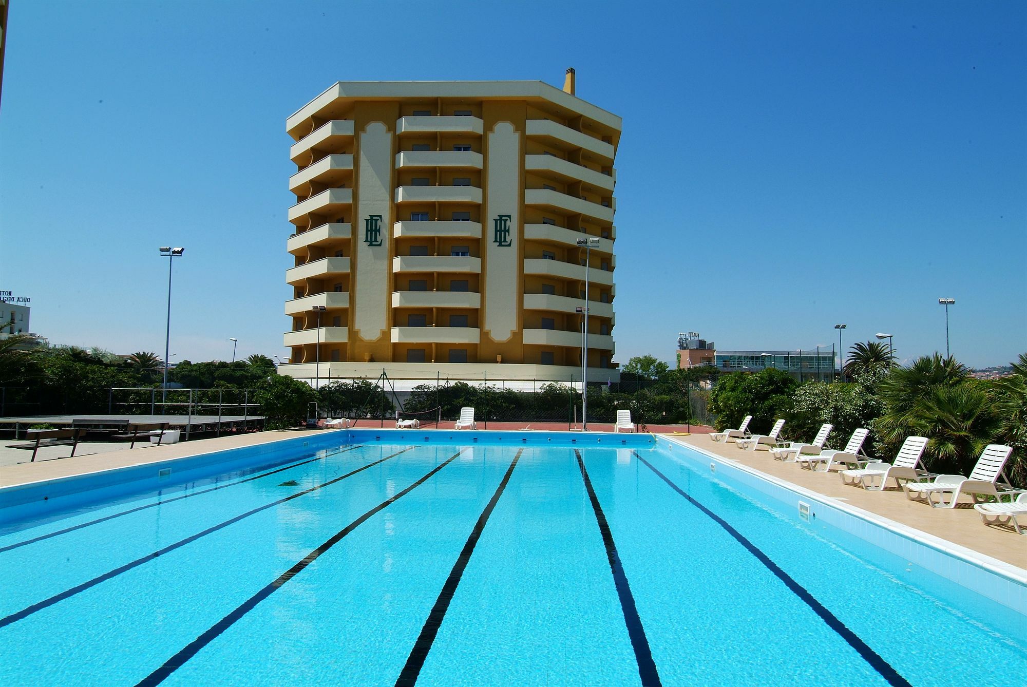 แกรนด์ ยูโรเทล Hotel มอนเตซิลวาโน ภายนอก รูปภาพ